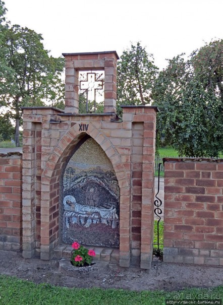 На месте погоста из старых церквей