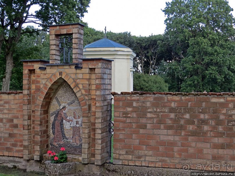 На месте погоста из старых церквей