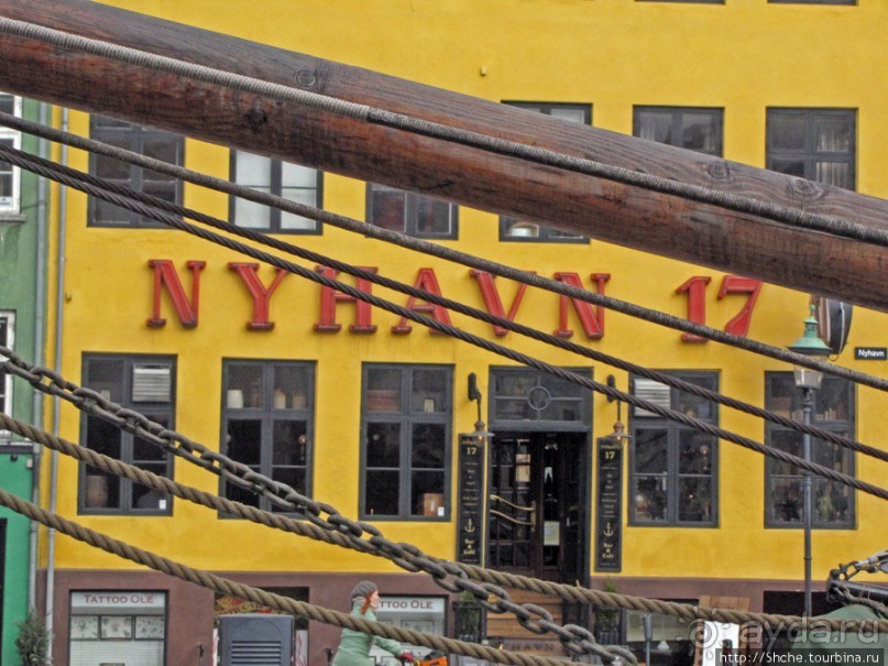 Замерзший канал Nyhavn — самое яркое место Копенгагена.