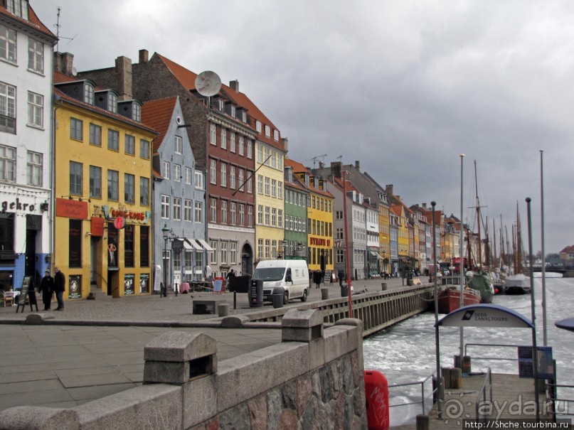 Замерзший канал Nyhavn — самое яркое место Копенгагена.