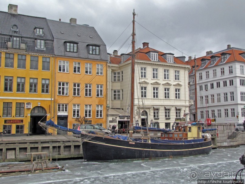Замерзший канал Nyhavn — самое яркое место Копенгагена.