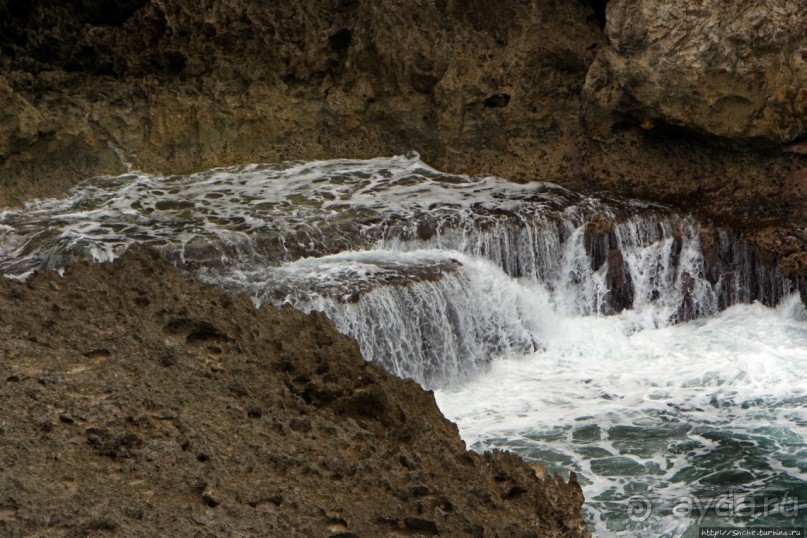 Плеском волн и запахом ветра, скал молчанием, криками чаек