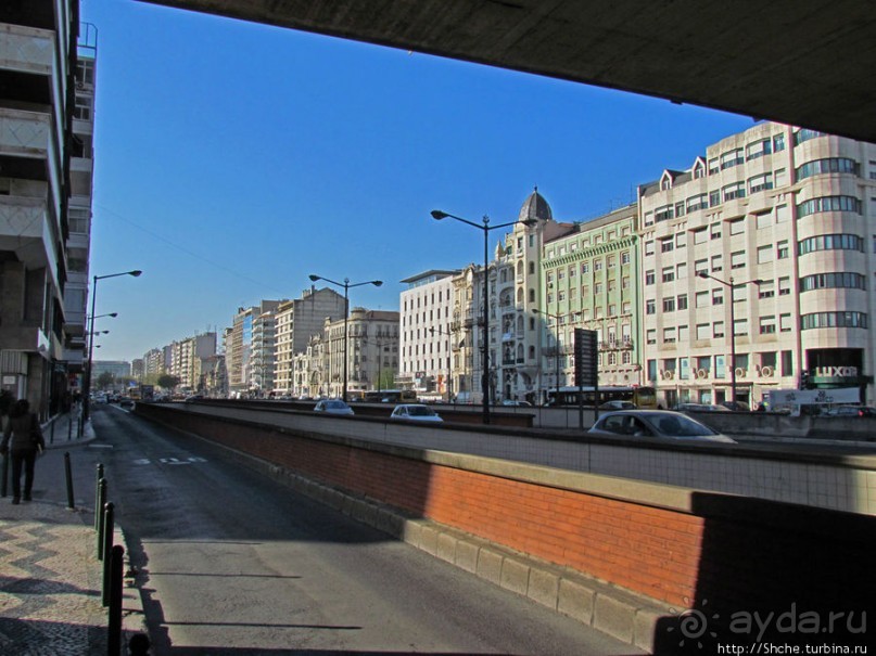 Проспект Республики (Avenida da República) : 3 км. пешком