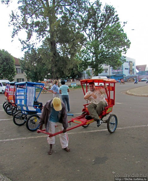 По главному проспекту на пус-пусах... "Покатушки" в Анцирабе