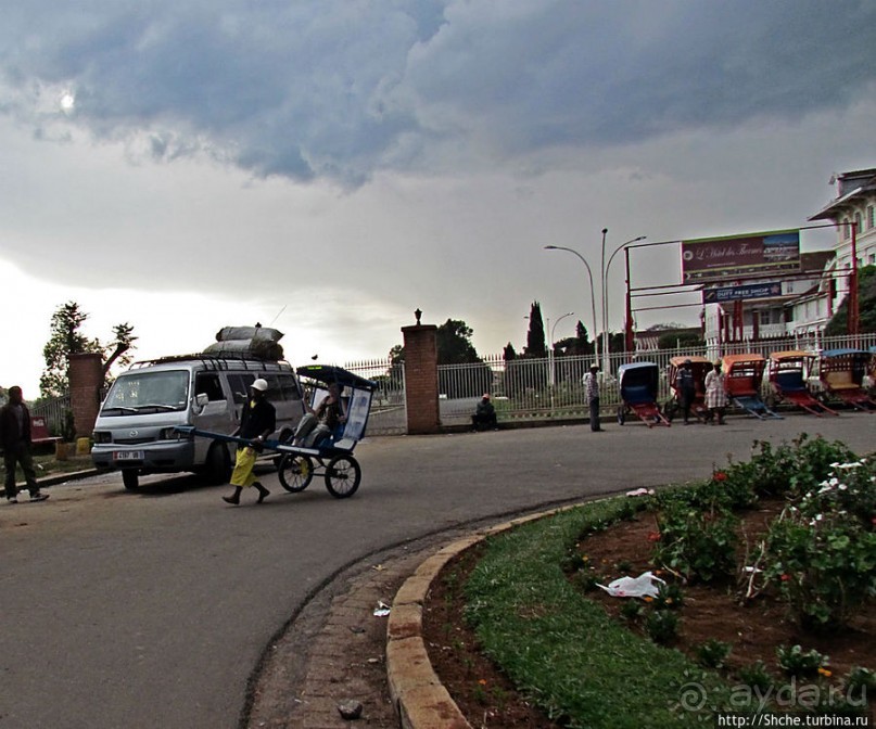 По главному проспекту на пус-пусах... "Покатушки" в Анцирабе