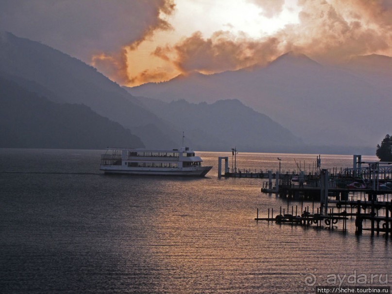 Альбом отзыва "Национальный парк Никко. Туман и озеро Чузенджи"
