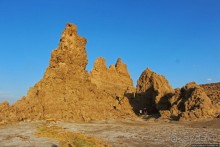 Феномены природы. "Дымоходы" озера Лак Аббе