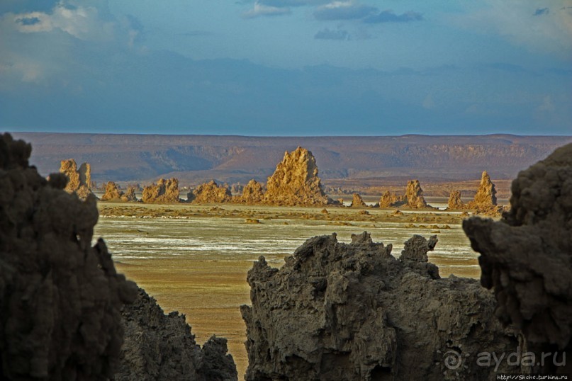 Феномены природы. "Дымоходы" озера Лак Аббе