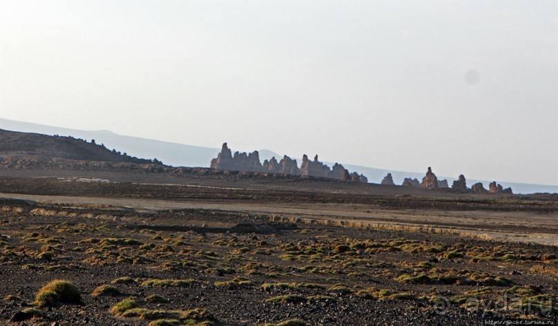 Феномены природы. "Дымоходы" озера Лак Аббе
