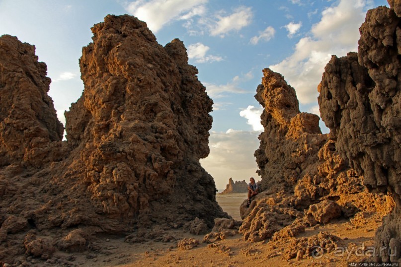 Феномены природы. "Дымоходы" озера Лак Аббе