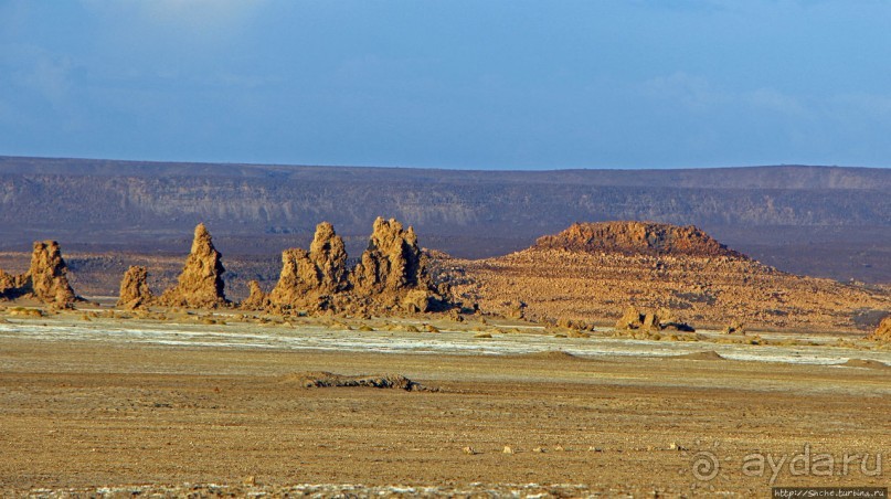 Феномены природы. "Дымоходы" озера Лак Аббе