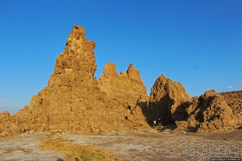 Феномены природы. "Дымоходы" озера Лак Аббе