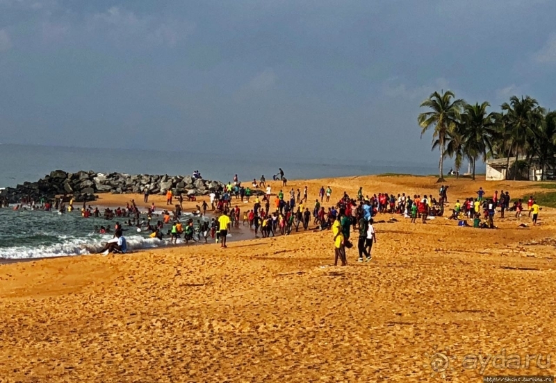 Пляжи в Того. Субботние купания местных
