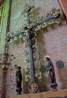 Альбом отзыва "Уцелевшая. Церковь Николая — кирпичный шедевр поздней готики"