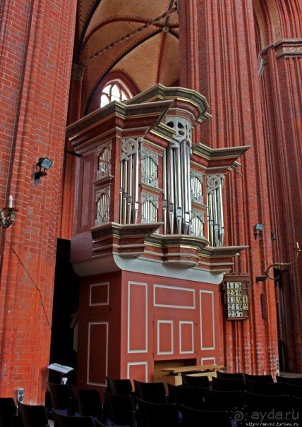 Альбом отзыва "Уцелевшая. Церковь Николая — кирпичный шедевр поздней готики"