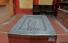 Альбом отзыва "Уцелевшая. Церковь Николая — кирпичный шедевр поздней готики"