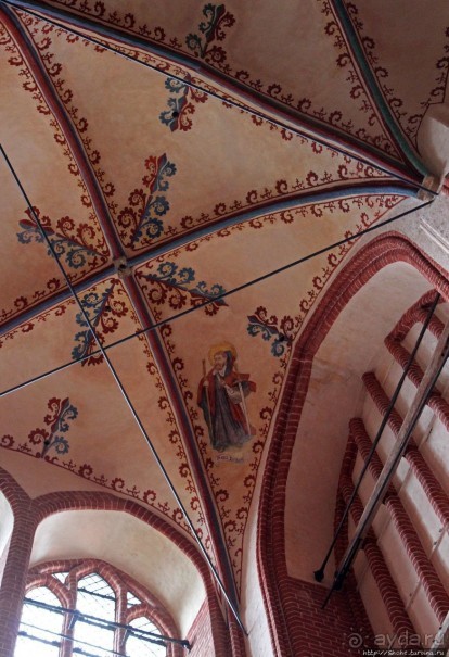 Альбом отзыва "Уцелевшая. Церковь Николая — кирпичный шедевр поздней готики"