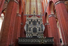 Альбом отзыва "Уцелевшая. Церковь Николая — кирпичный шедевр поздней готики"