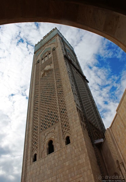 Великая мечеть Хасана II ночью и днем