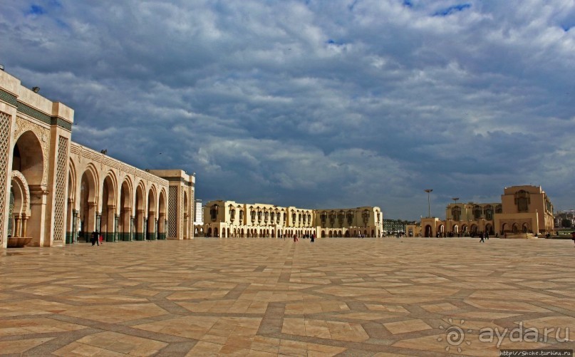 Великая мечеть Хасана II ночью и днем