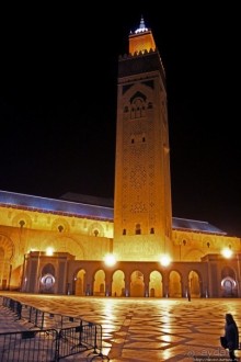 Великая мечеть Хасана II ночью и днем