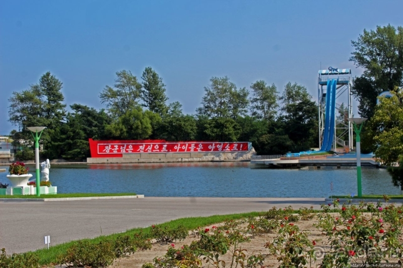 Предмет гордости КНДР — детский лагерь со своим океанариумом Азия → КНДР → Вонсан
