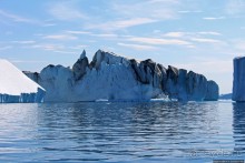 А-а, в Арктике айсберги такой вышины (а-а и такой ширины:))