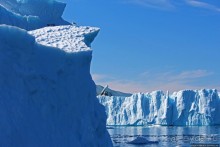 А-а, в Арктике айсберги такой вышины (а-а и такой ширины:))