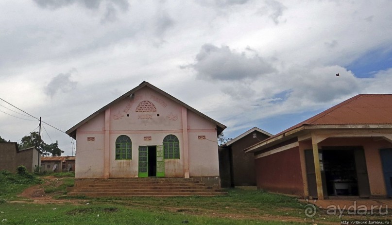 За окном — Угандщина