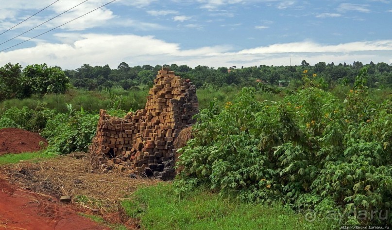 За окном — Угандщина