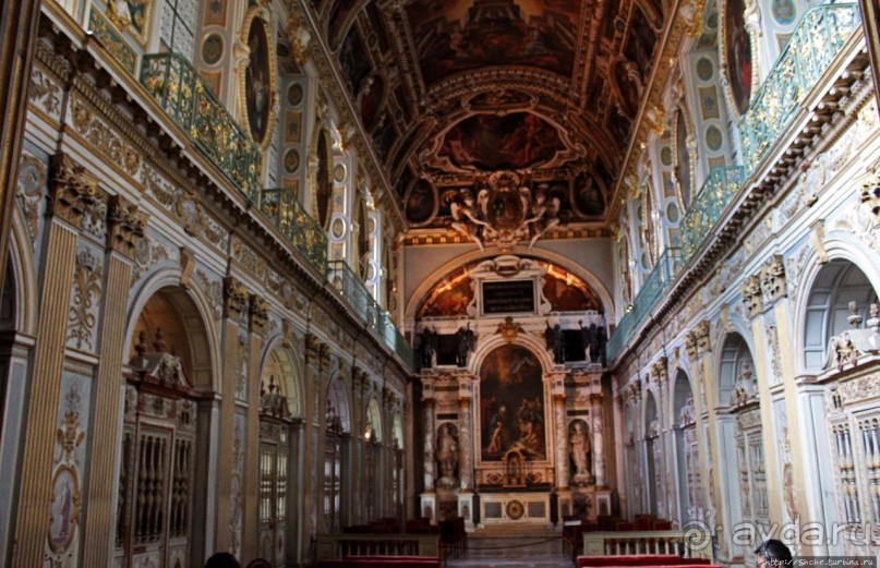 Королевская часовня в Фонтенбло — предвестник стиля барокко