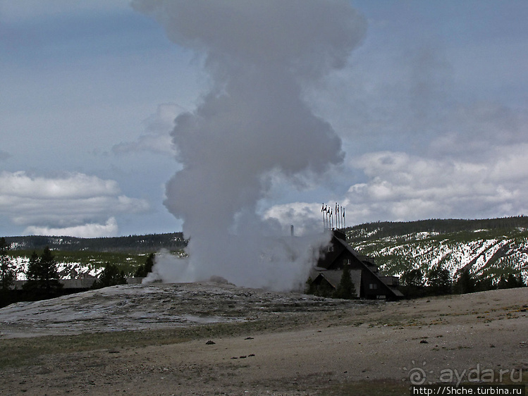 Гейзер "Old faithful" во всей красе в любое время суток
