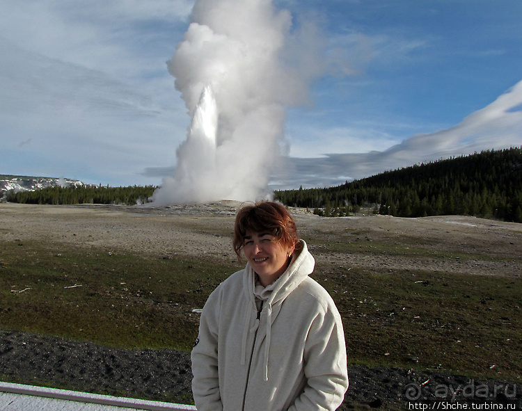 Гейзер "Old faithful" во всей красе в любое время суток