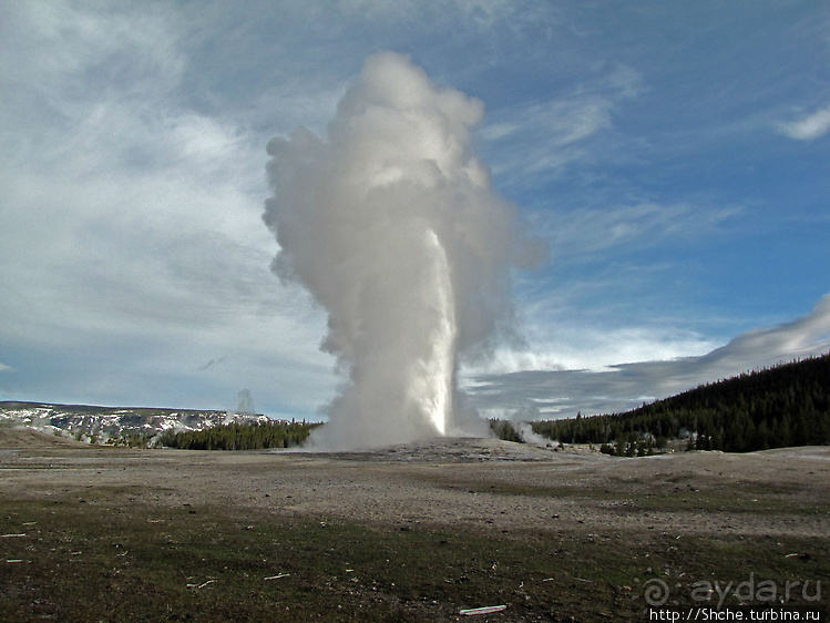 Гейзер "Old faithful" во всей красе в любое время суток