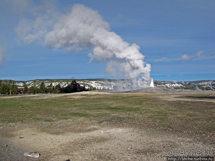 Гейзер "Old faithful" во всей красе в любое время суток