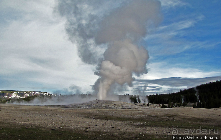 Гейзер "Old faithful" во всей красе в любое время суток