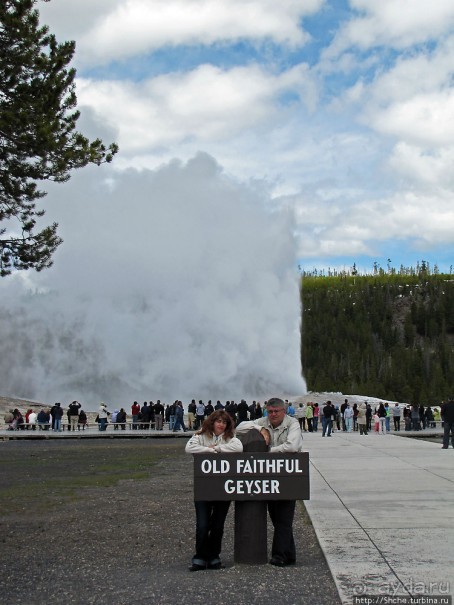 Гейзер "Old faithful" во всей красе в любое время суток