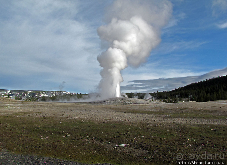 Гейзер "Old faithful" во всей красе в любое время суток