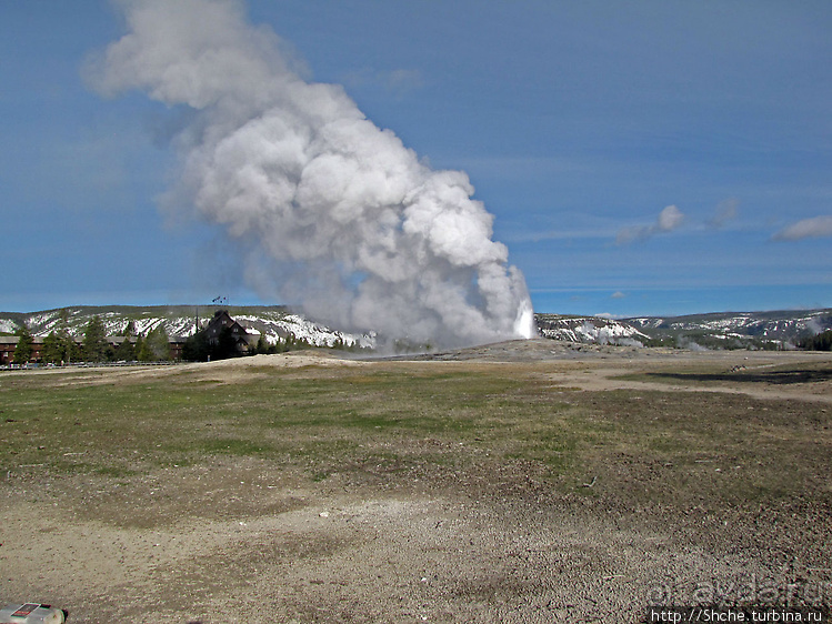 Гейзер "Old faithful" во всей красе в любое время суток