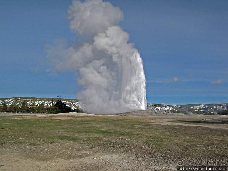 Гейзер "Old faithful" во всей красе в любое время суток