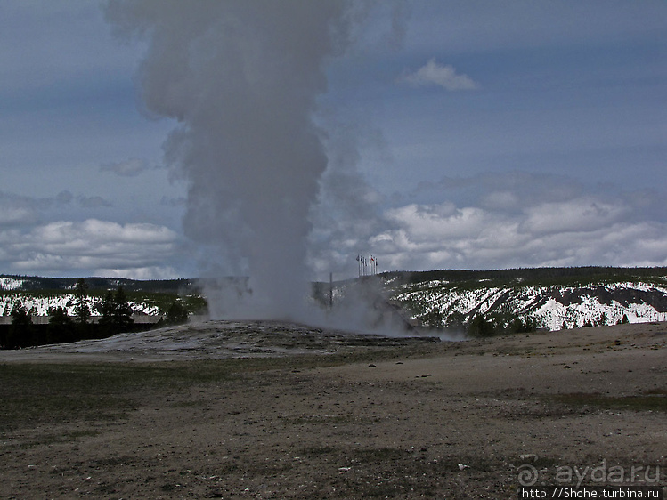 Гейзер "Old faithful" во всей красе в любое время суток