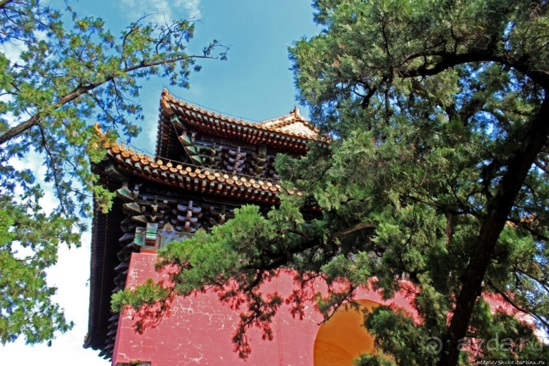 Гробница третьего императора династии Мин (ЮНЕСКО 1004-004)