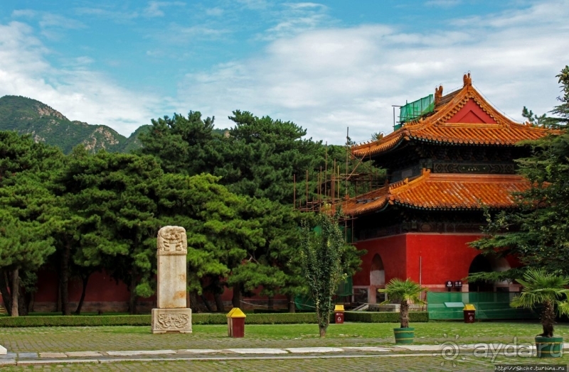 Гробница третьего императора династии Мин (ЮНЕСКО 1004-004)