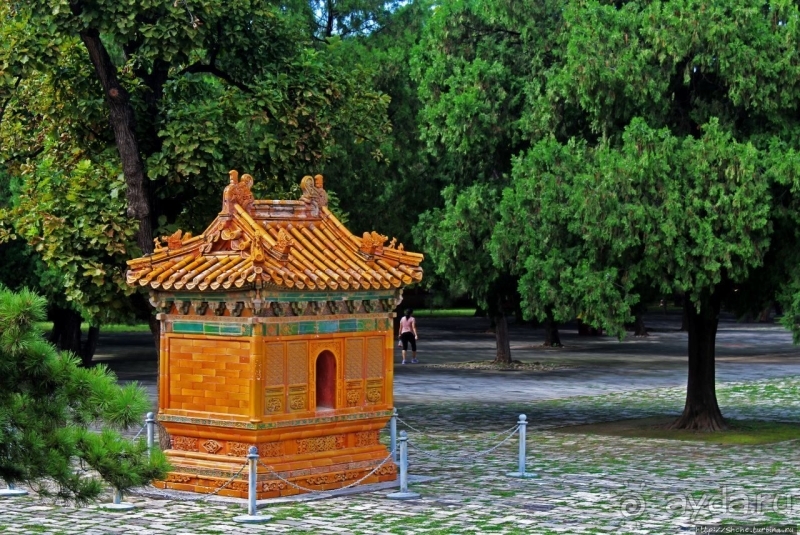 Гробница третьего императора династии Мин (ЮНЕСКО 1004-004)