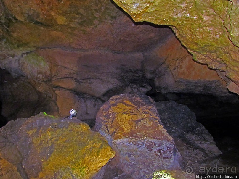 Внутри пещеры "Бачо Киро"