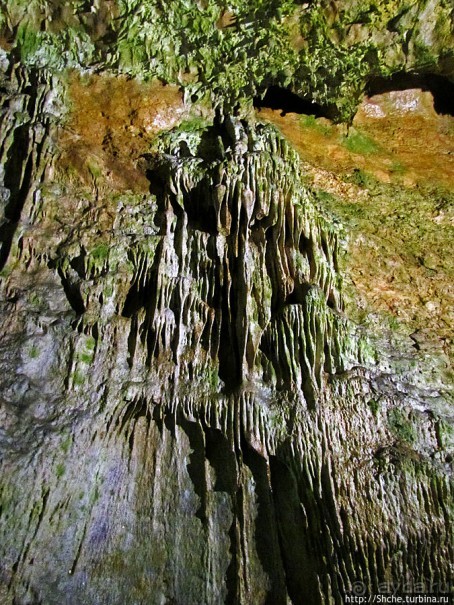 Внутри пещеры "Бачо Киро"