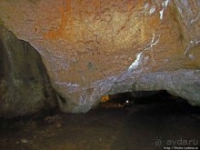 Внутри пещеры "Бачо Киро"