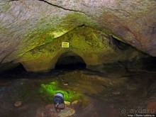 Внутри пещеры "Бачо Киро"