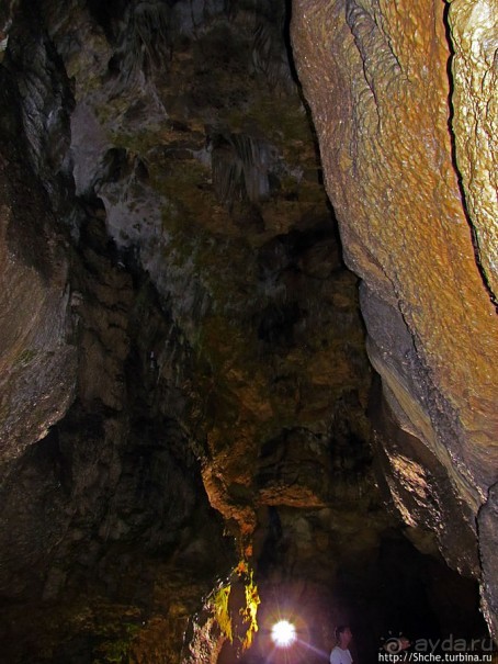 Внутри пещеры "Бачо Киро"