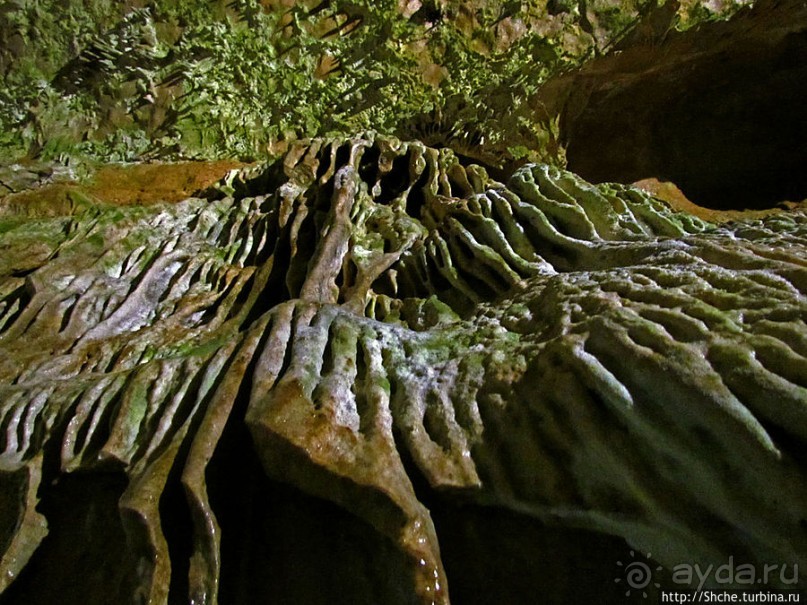 Внутри пещеры "Бачо Киро"